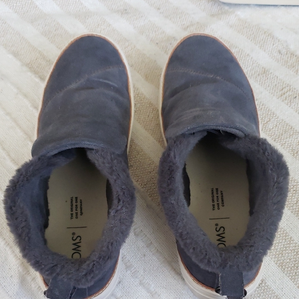 TOMS Faux Suede ankle Boots Sz 8